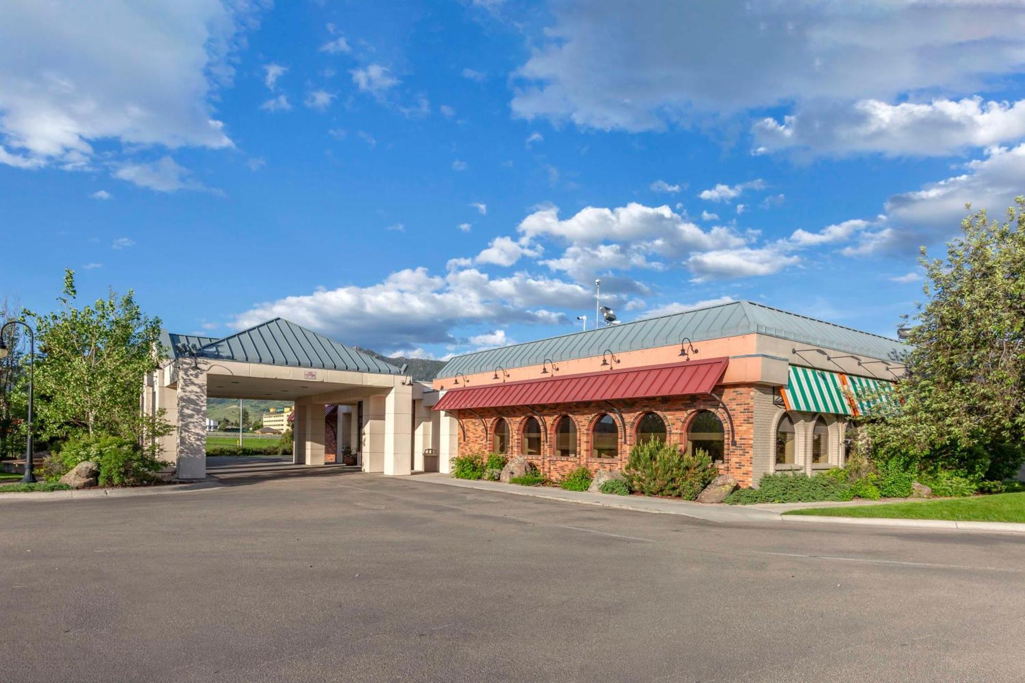 Best Western Plus Butte Plaza Inn Exterior photo